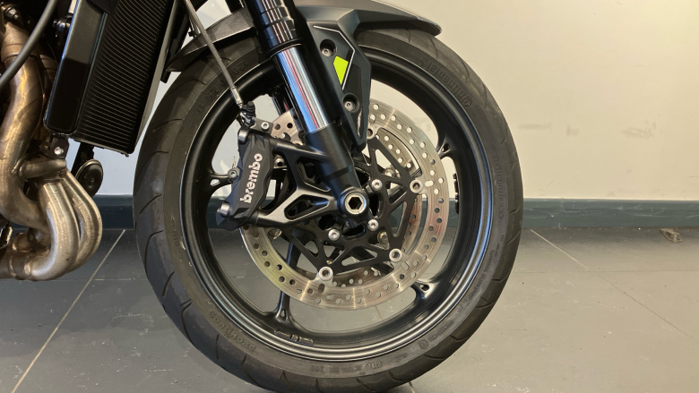 Triumph Street Triple R (23MY)